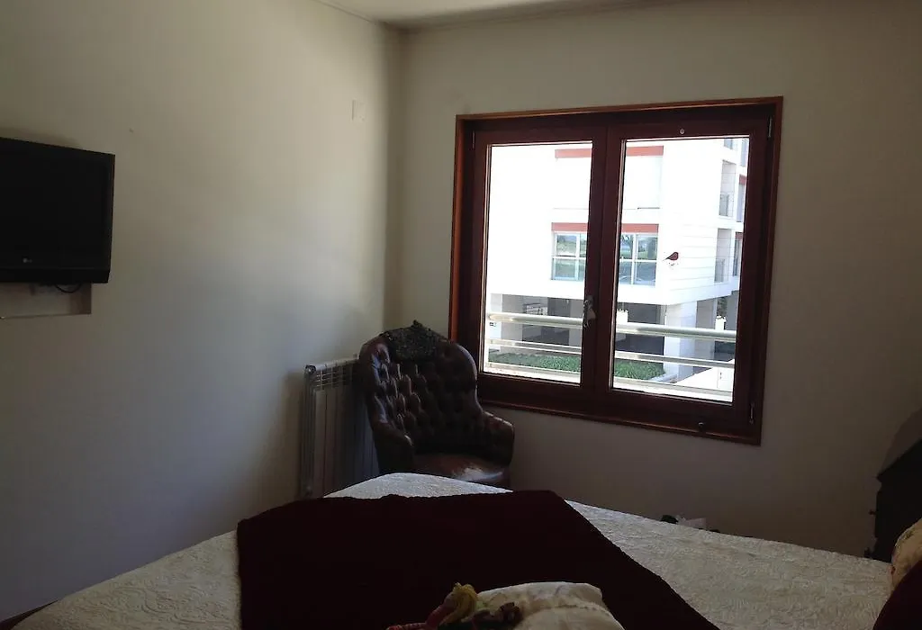Canas Guest House In Lisbon-1
